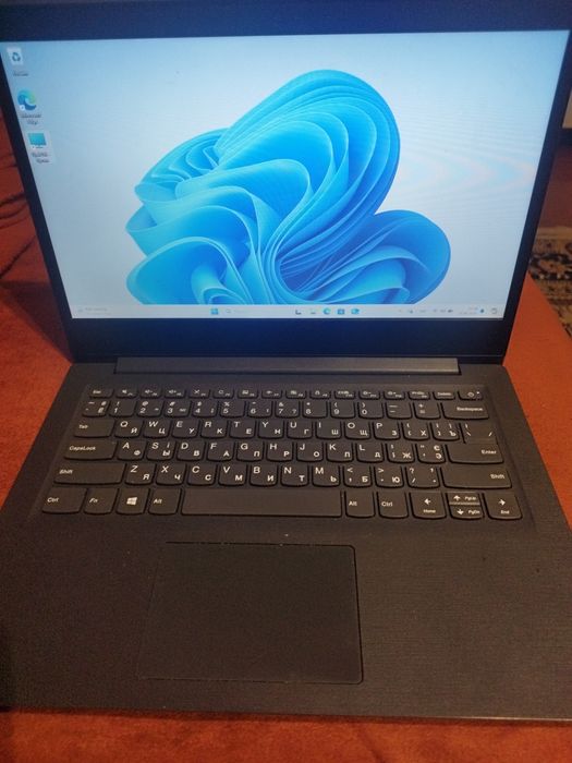 Lenovo V14-ADA 14" - компактний ноутбук з Windows 11 Pro