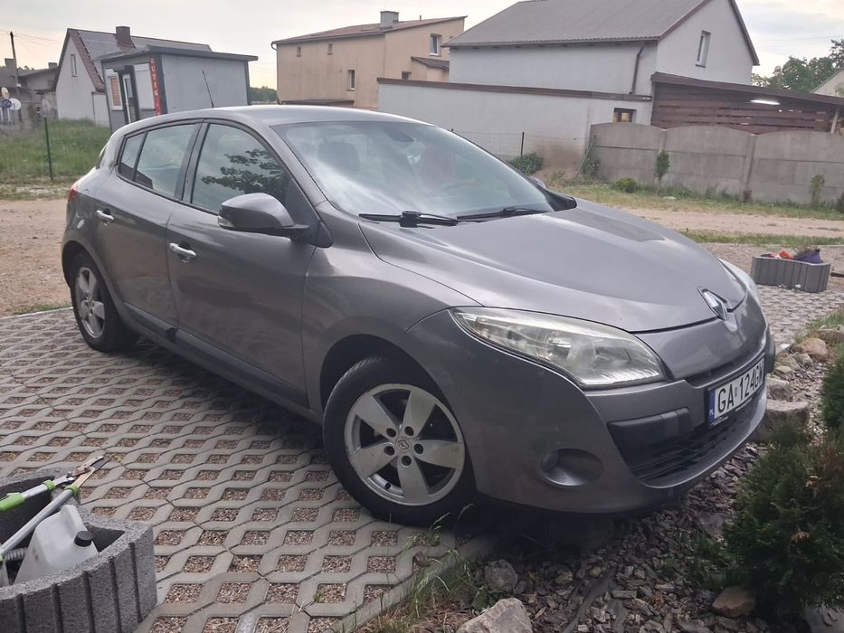 Megane  lift  2010 rok 1.6 benzyna  bogate wyposażenie