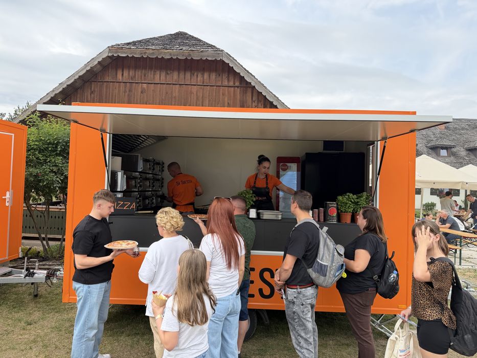 Pizza na Twojej imprezie ? Food truck na imprezy w plenerze / event/ firmowe / koncerty / popraiwny / wesele / grill / obsluga imprez w plenerze
