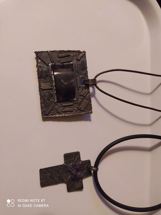 Duas peças feitas por estilista comprei em ourivesaria