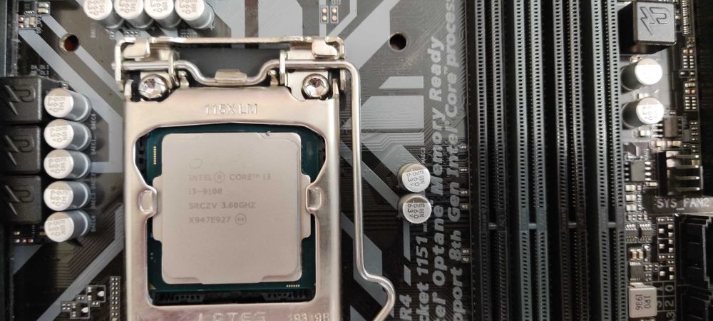 Материнська плата GIGABYTE H370M D3H GSM с i3-9100 Coffee Lake