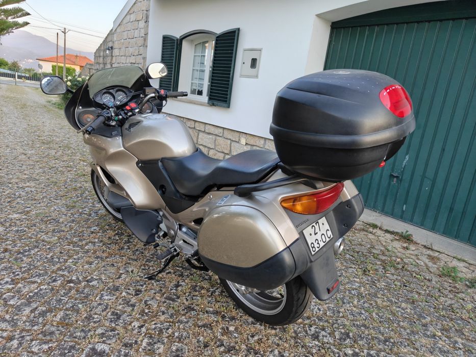 Honda Deauville NT650V