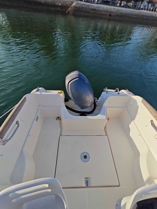 Barco JEANNEAU LEADER 545 - amarração na Marina em Olhão Pontão Nascente