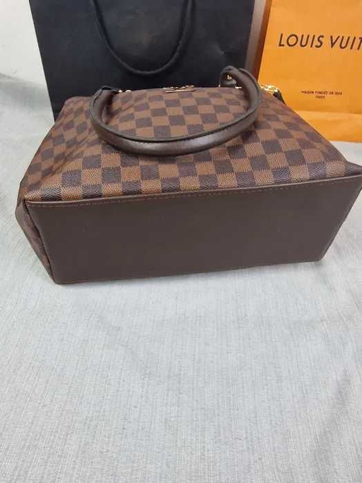 Torebka damska Louis Vuitton kratka brązowa saszetka