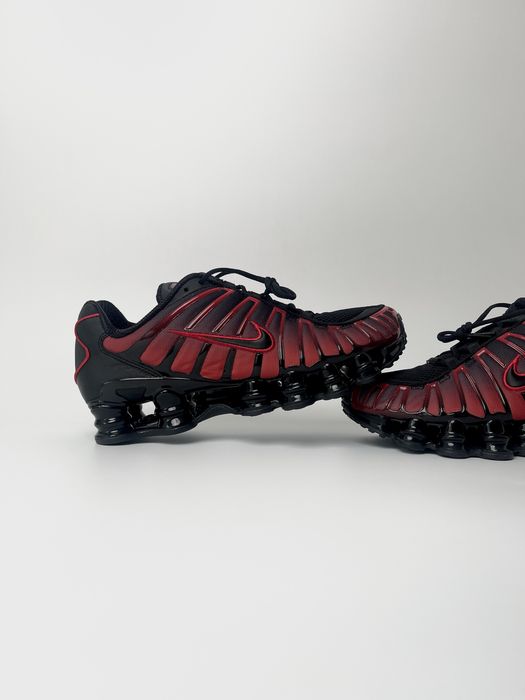 Оригинал Nike Shox TL Black University Red Gradient (IF6202 001