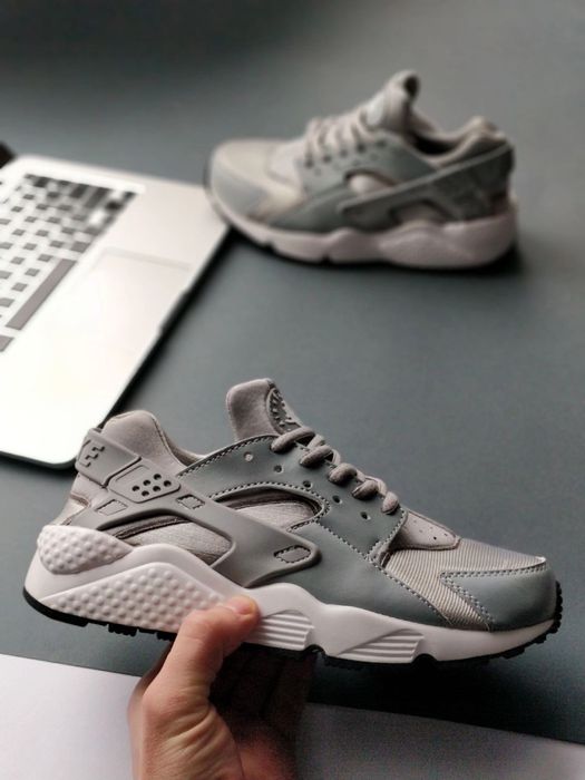 Кросівки Nike Air Huarache Grey жіночі споотивні кросівки/ Nike Air Max/ Nike P6000/ Nike Presto/ Nike Pegasus/ Nike Air Force 1/ Найк Аир Макс женски