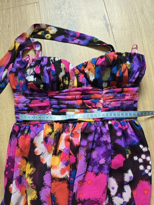 Długa letnia zwiewna sukienka