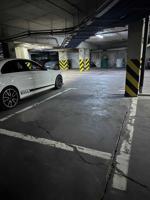 Miejsce parkingowe Łucka, Warszawa