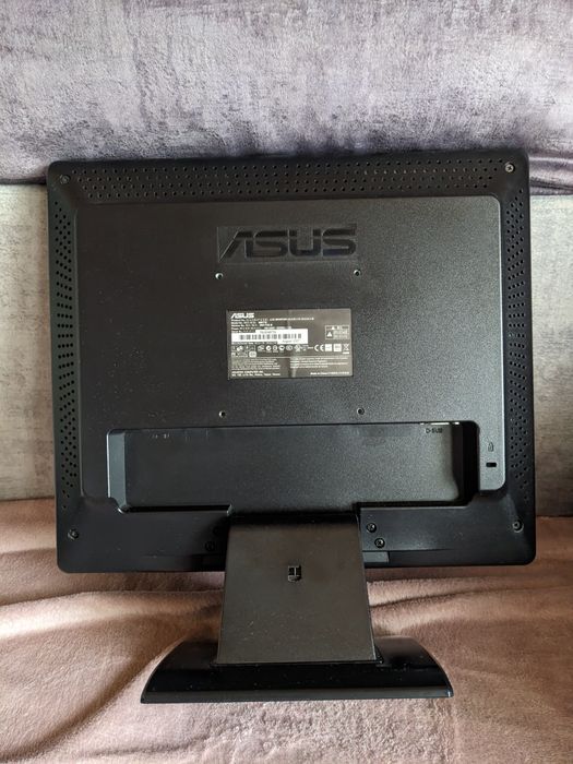 Монітор Asus MM17D для комп'ютера