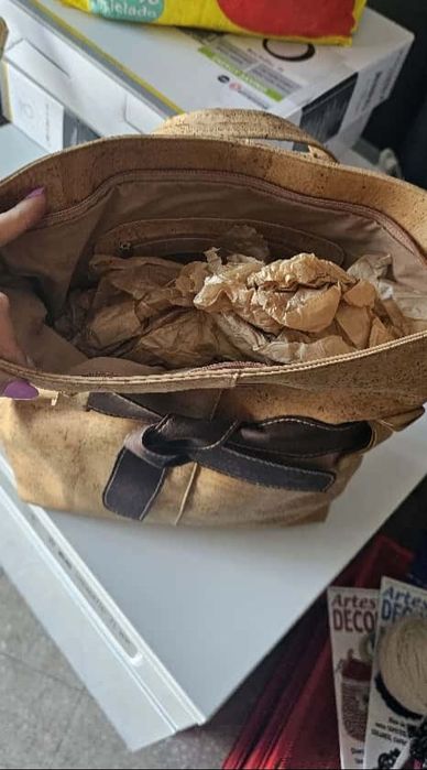 Malas/bolsas de cortiça, novas. Para homem e mulher