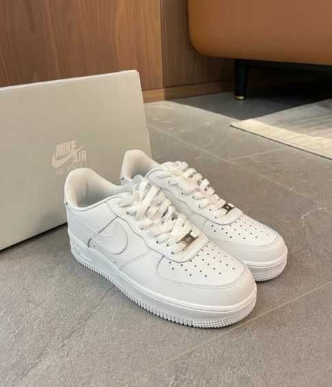 Nike Air Force 1 One All White 37.5
