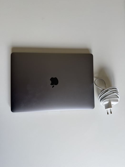 MacBook Air 202064730097442435123