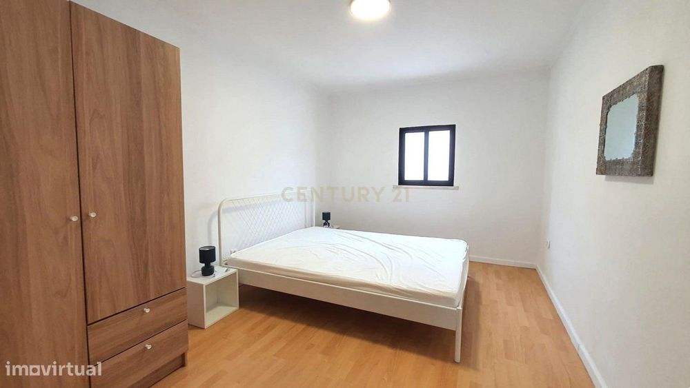 Moradia Térrea  nas Quintinhas - Charneca Caparica  # Preço Negociável