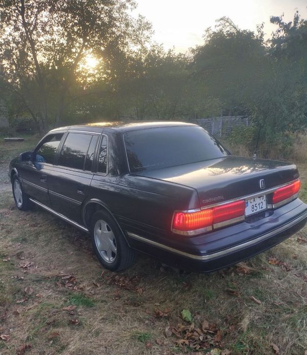 Lincoln Continental Mark VIII