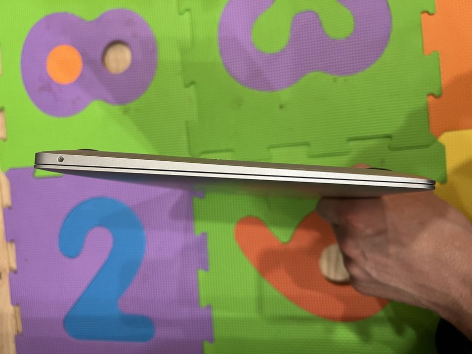 MacBook Air 13 (Core I3)