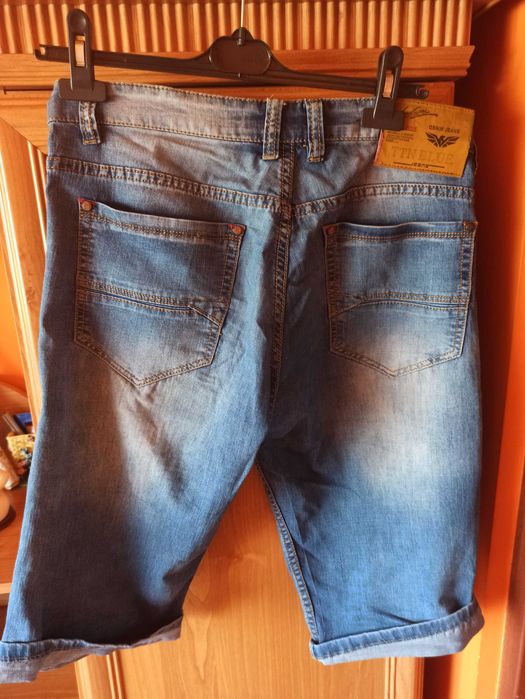 Niebieskie szorty jeansowe w rozmiarze W33