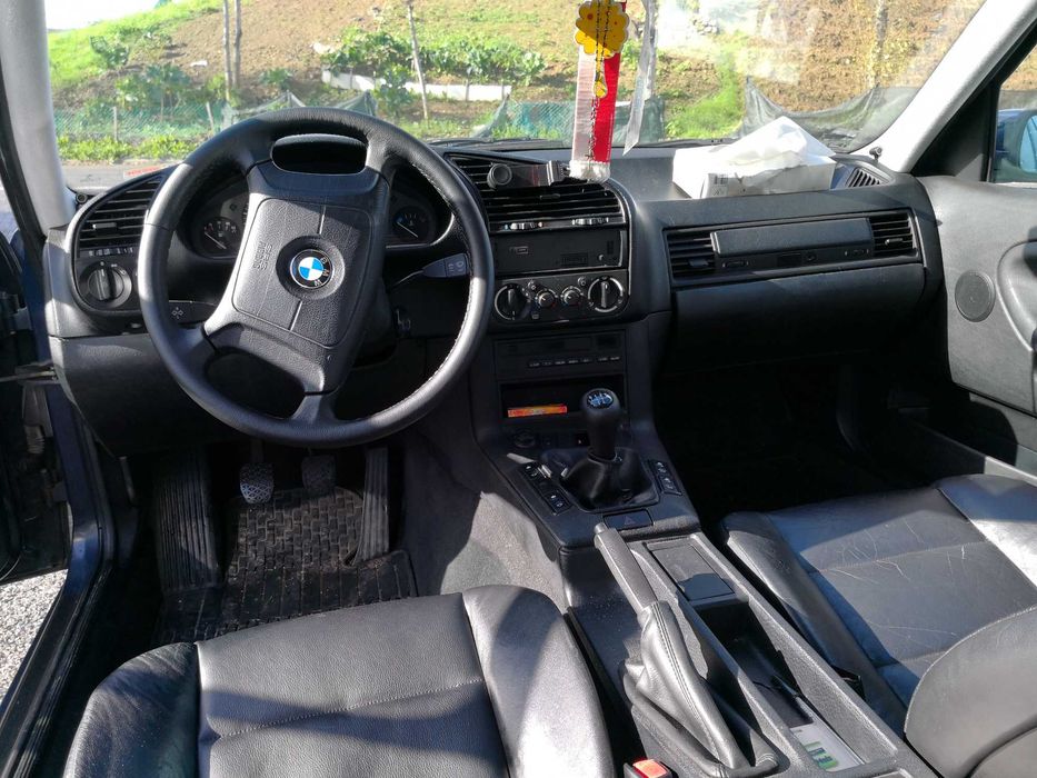 BMW E36 318is Sedan (1995) – 180.000 km – Original (Para Clássico / Restauro