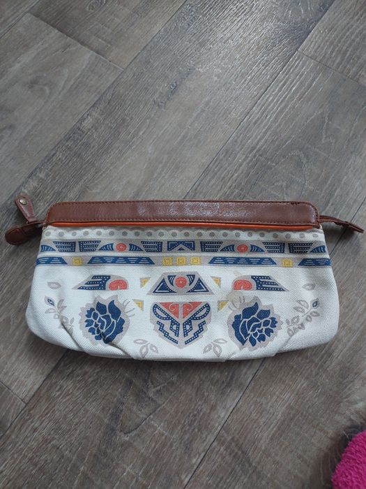 Косметичка дорожня