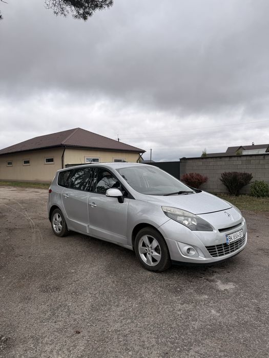 Продам Renault Scenic 2010