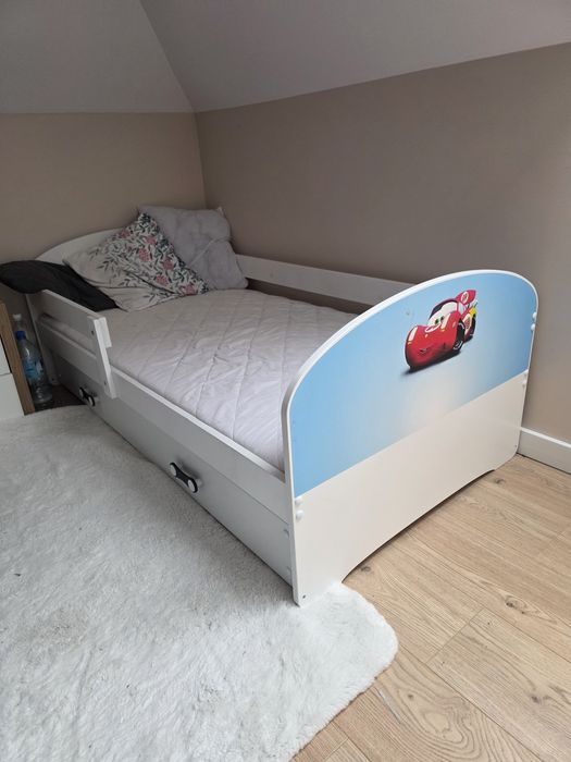 Łóżko dziecięce  160x80 z materacem nowe