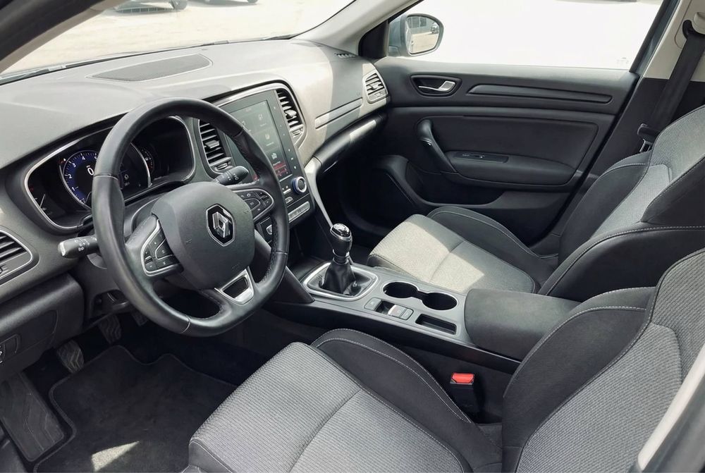 Renault Megane 2019 • 1.3л TCe • Хетчбек • Рено меган автомат