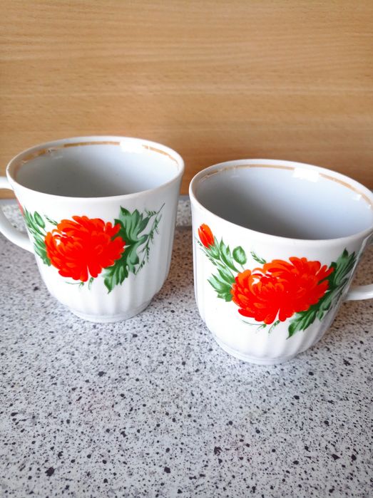 Чашки фарфоровые