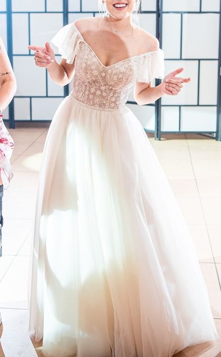 Suknia ślubna, rękawy a'la hiszpanka. Rozmiar S + welon GRATIS!