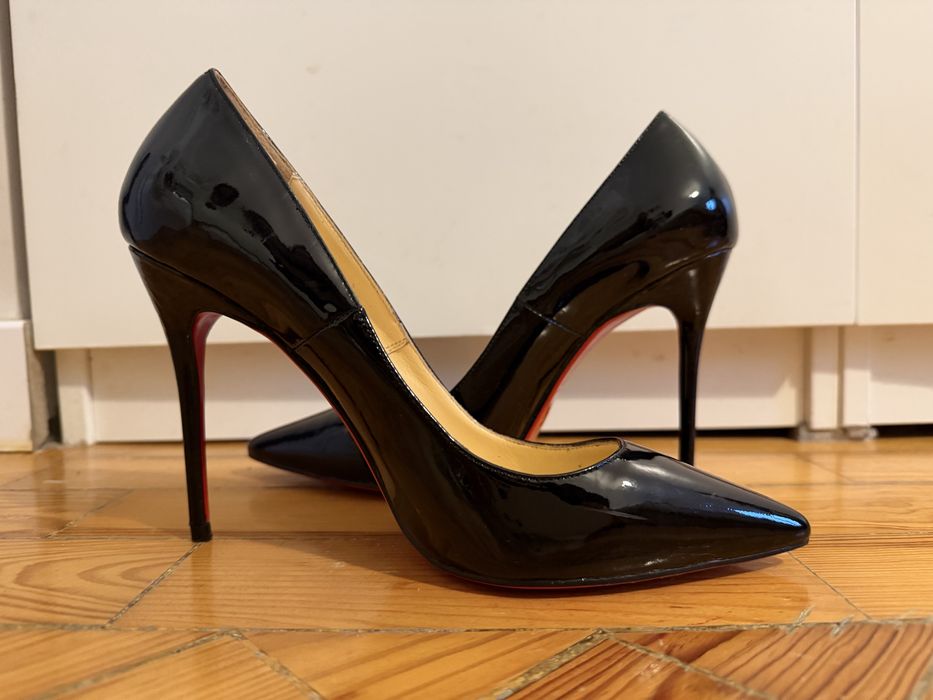 Saoatos 40 mas calca 39 Louboutin