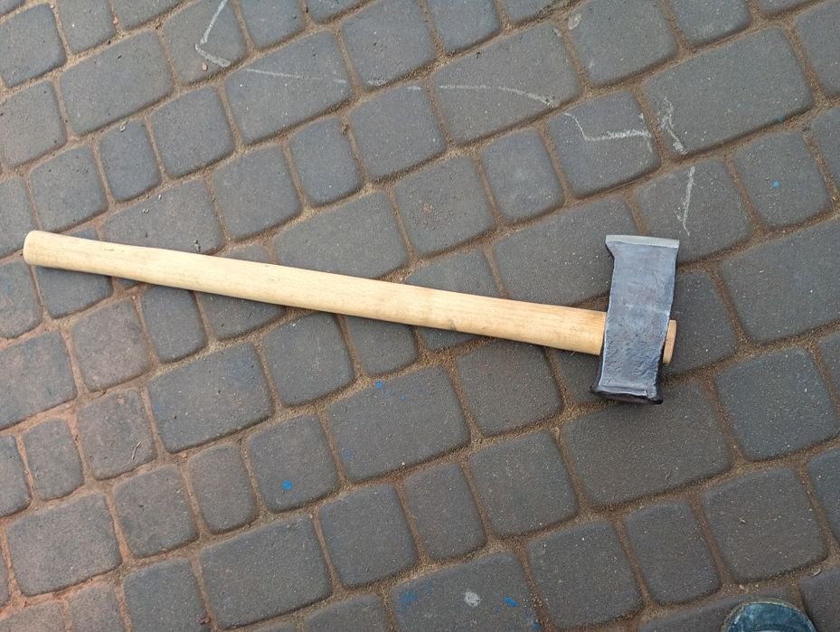 Bardzo duży młot do rozłupywania kamienia, drewna 6kg