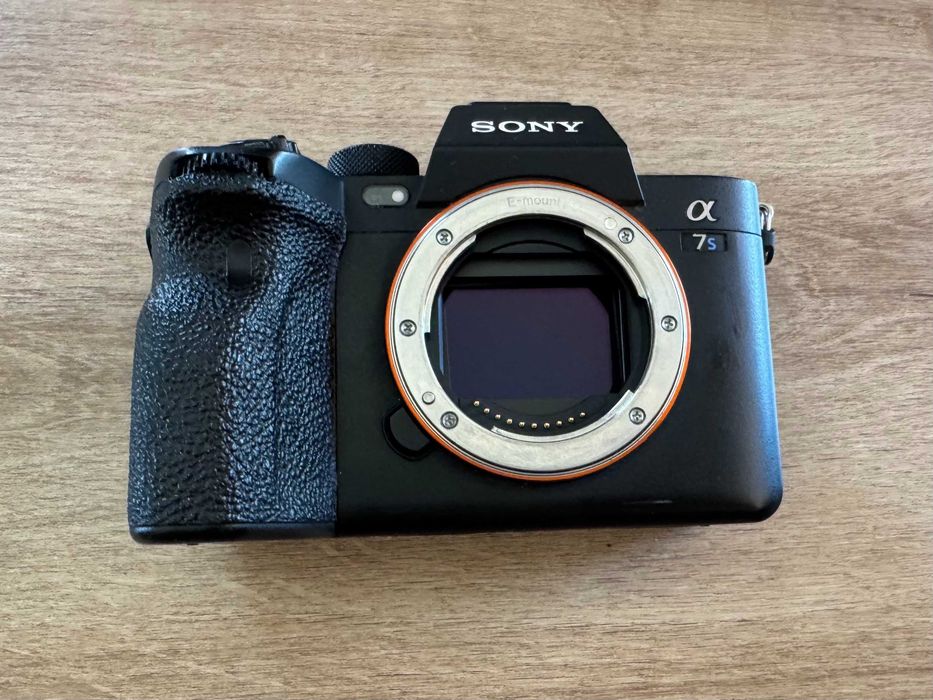 Câmara Sony Alpha A7S III, com acessórios