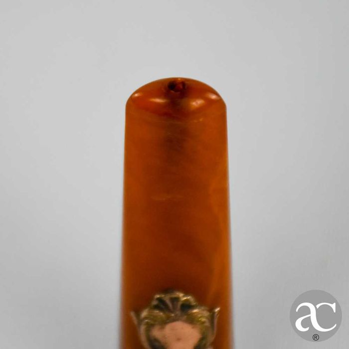 Antiga Boquilha em âmbar e ouro com placa