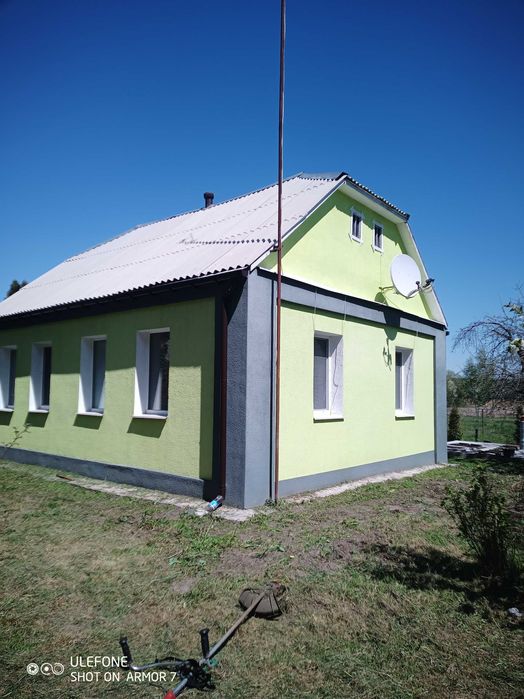 Будинок з комунікаціями в с. Веприк біля Фастова