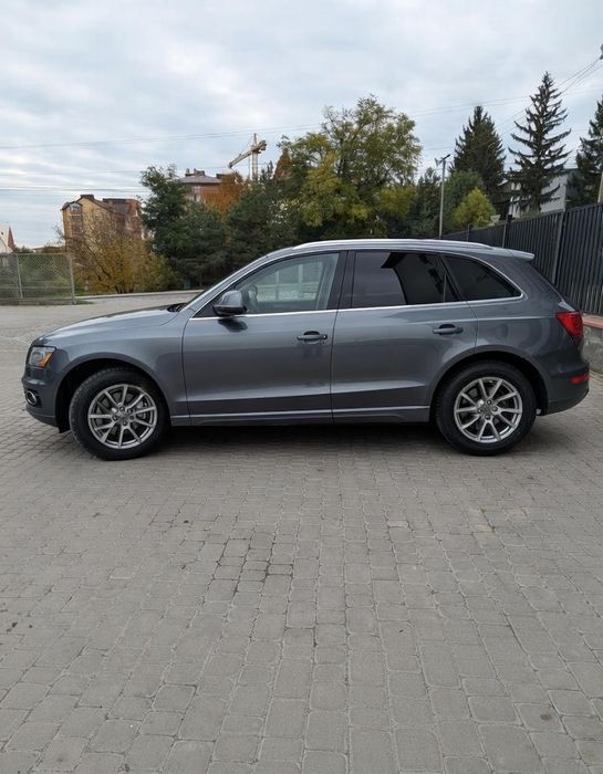 Продаю Audi Q5 2012 2.0 бензин