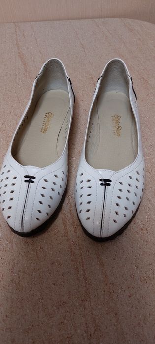 Продаю кожанные новые туфельки