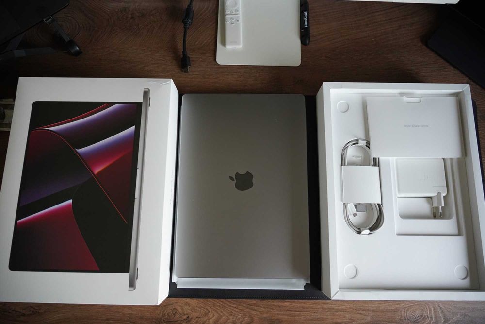 MacBook Pro 16 M2 Max 64GB RAM 1TB SSD 30 GPU A2780