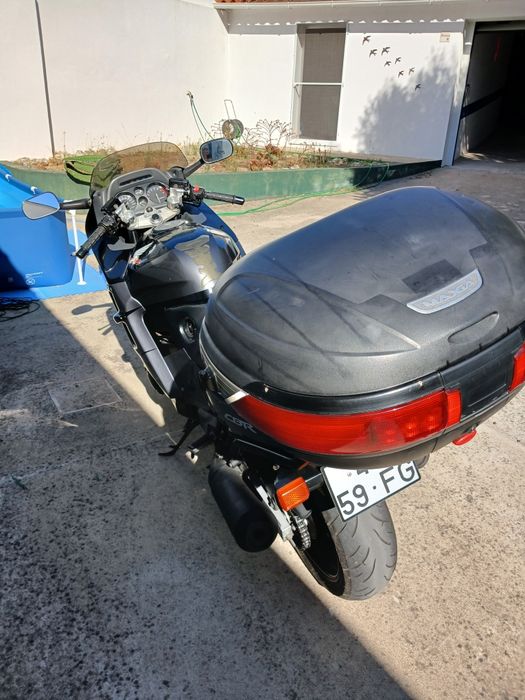 Honda  CBR  1000F