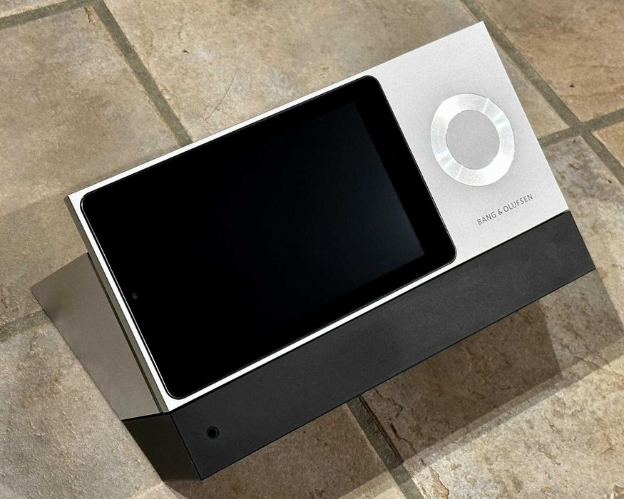 Bang & Olufsen Beosound Moment Beolab 17 floor stand