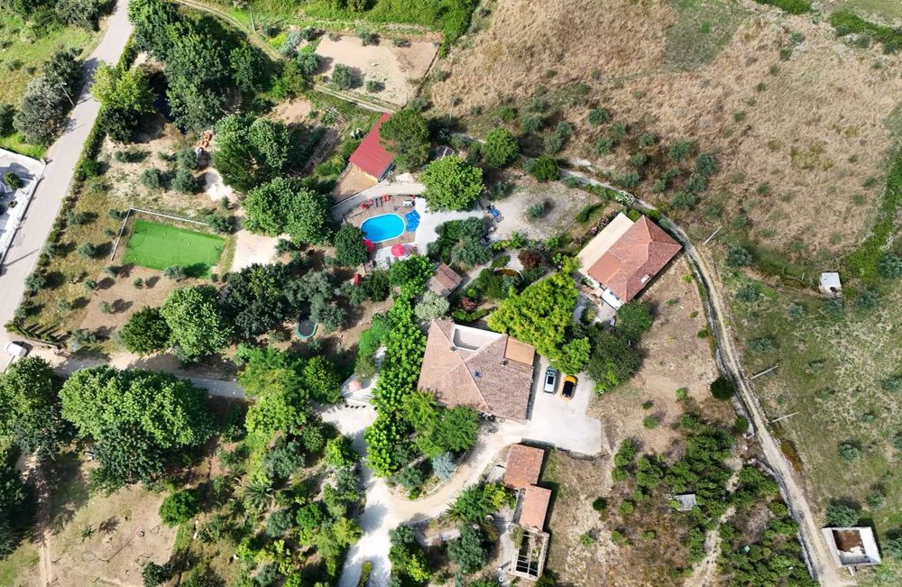 BOTANICA FARM Vila Cova de Alva — ~3 ha, multi-casa — €790.000 — SEM AGÊNCIAS (já Remax) — opção de desenvolver