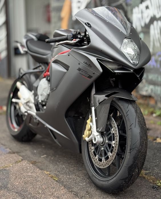 MV Agusta F3 675  2015 рік