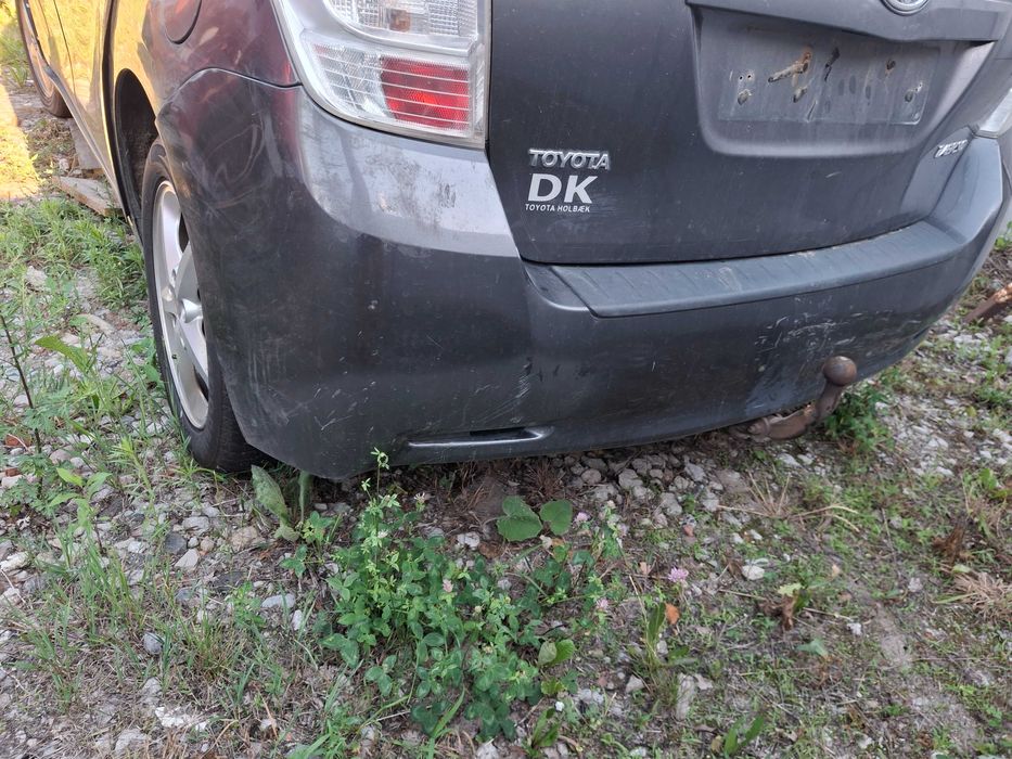 Toyota verso 09-12 zderzak tylny tyl 1g3