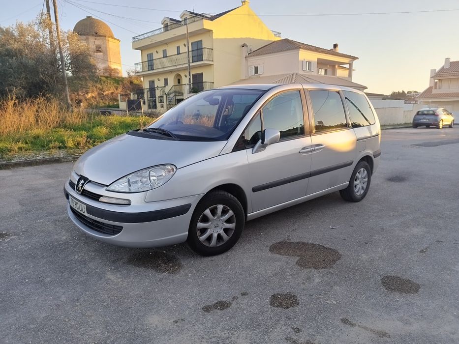 Peugeot 807 de 2003 em bom estado