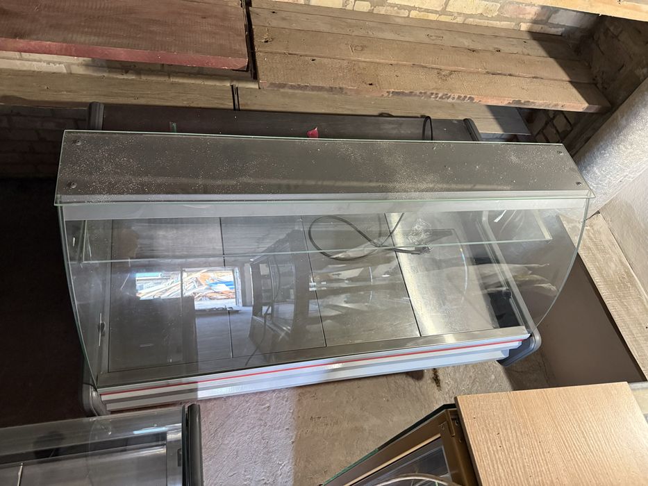 Холодильник вітрина