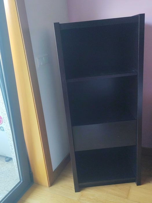 Secretária e Estantes