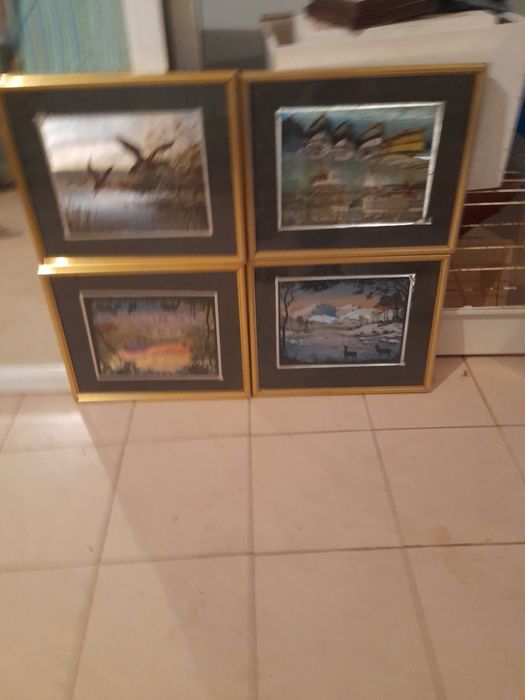 Quatro quadros de colecção , usados em bom estado.