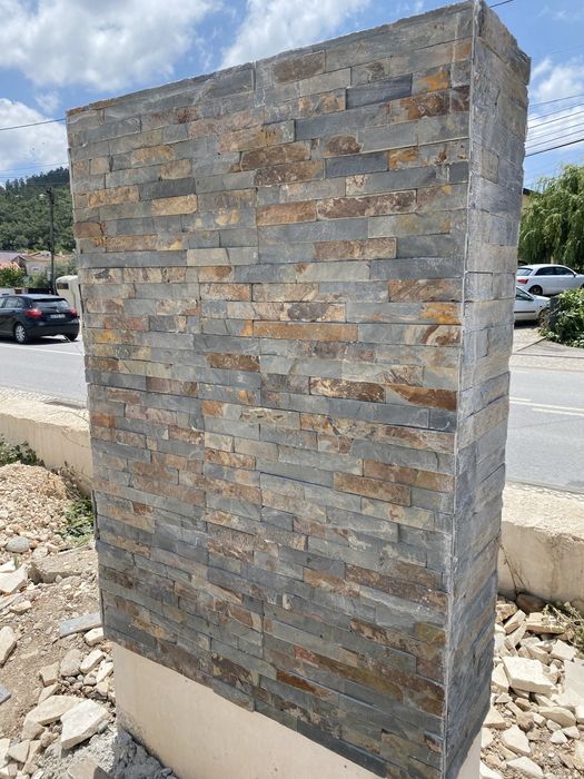 Pedra em paineis já colados
