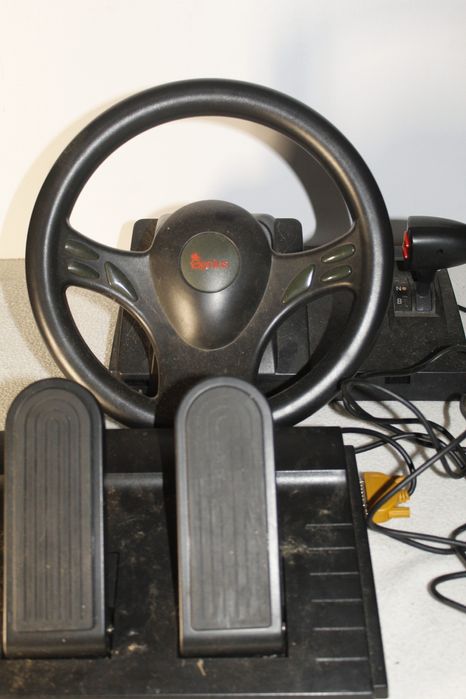 Volante gaming antigo ( Genius speed wheel formula)