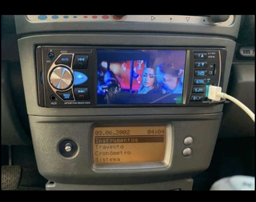 Rádio Universal Auto 1Din -Pode ver GPS/ Youtube/ Waze etc Com Micro pada Chamadas/ Bluetooth NOVO
