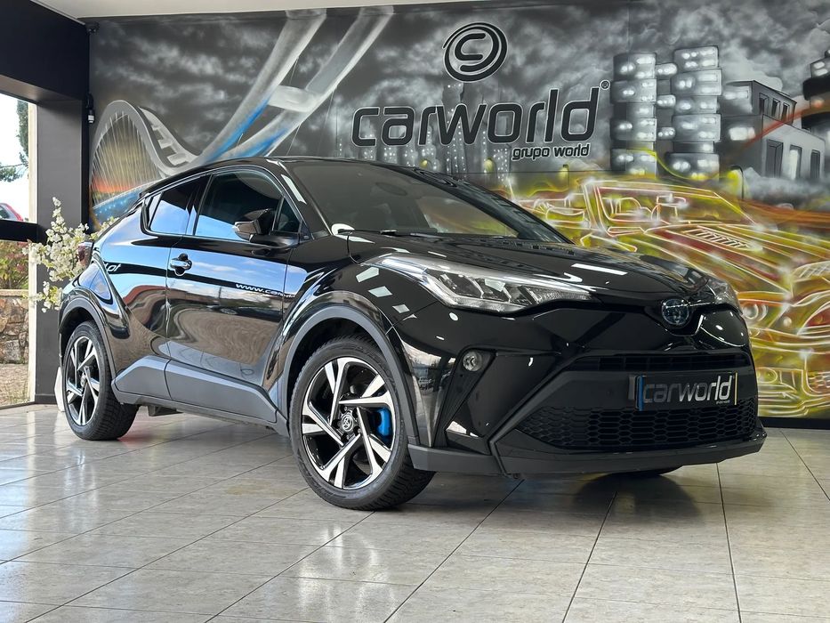 Toyota C-HR 2.0 Hybrid Square Collection