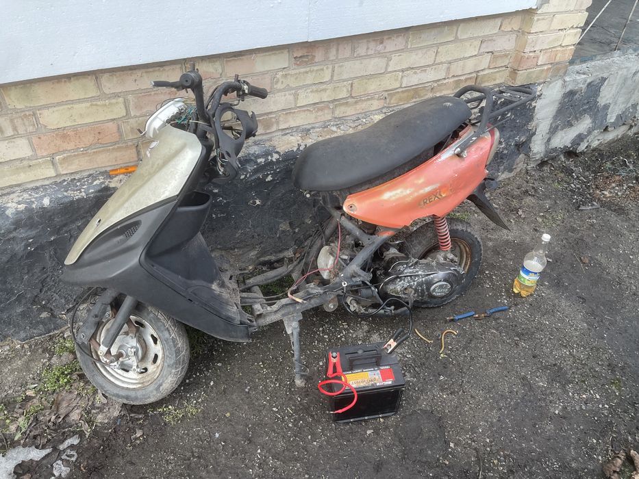 Мопед скутер Rexon cdi 50 под востаноаление.