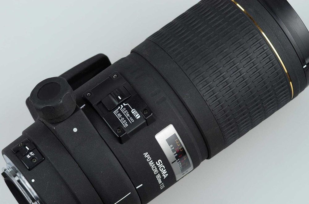 Canon/ Sigma 180mm f/3.5 EX APO Macro HSM IF – якісний макрооб’єктив